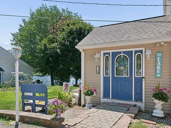3rd image of 19 Lake Ave