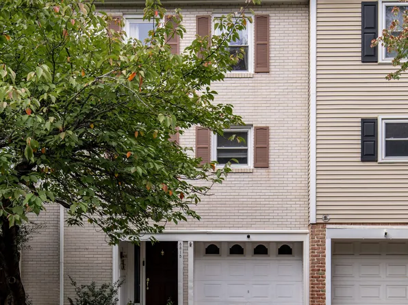 8315 Countryside Ln, Fogelsville, PA 18051