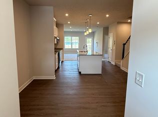 31020 Blooming Ln, Olmsted Falls, OH 44138