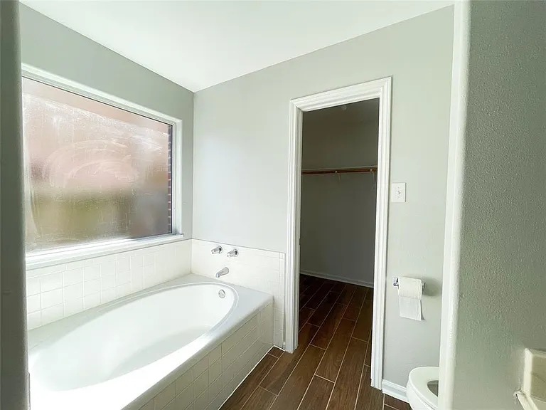 6638 Chantalle Dr — Photo 13