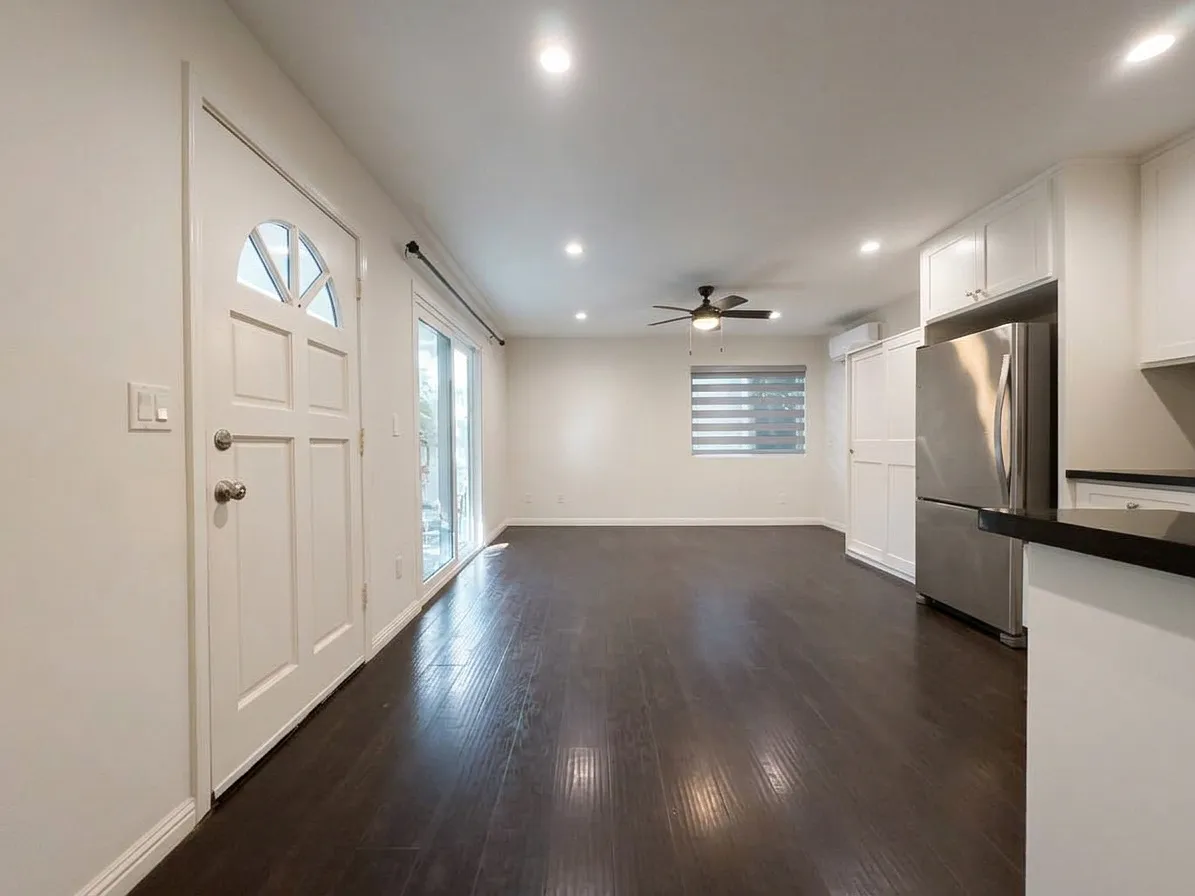 Studio, 440 sqft, $1,662 — Photo 1