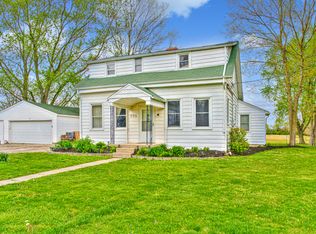 906 W Pierce St, Whitestown, IN 46075