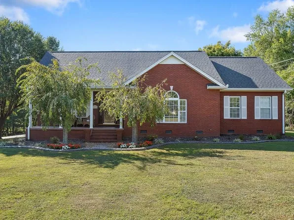 2972 McCoinsville Rd, Gainesboro, TN 38562