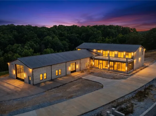 10257 Broken Bow Trl, Rogers, AR 72756