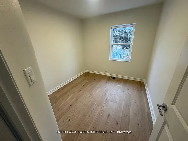 121 Yardley Ave — Photo 10