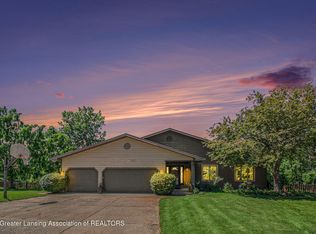 12829 Silver Ridge Dr, Grand Ledge, MI 48837