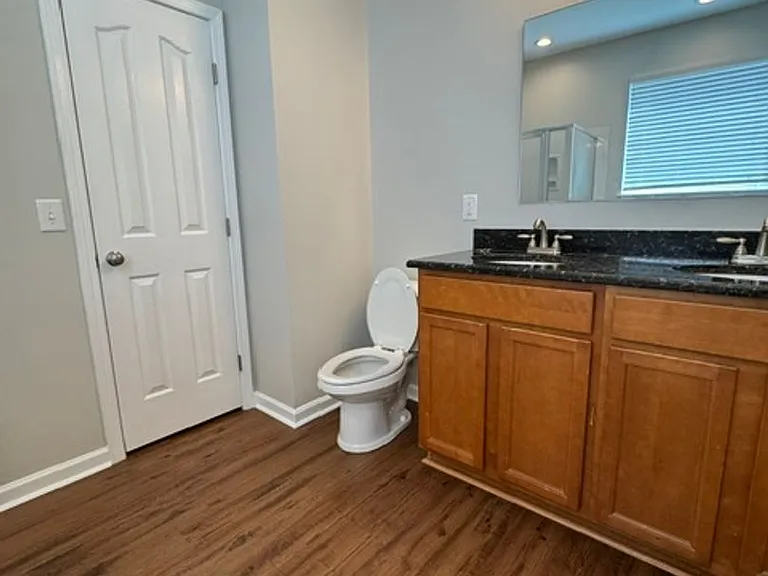 208 Riverdale Rd — Photo 13