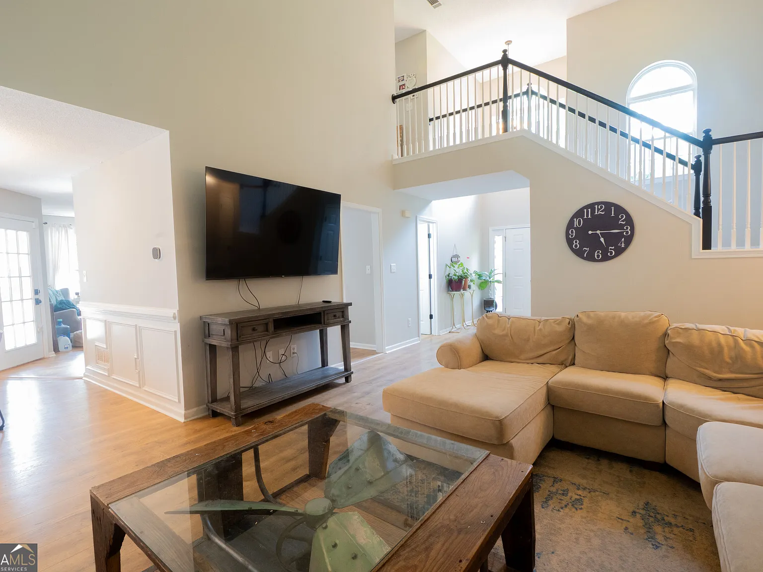 4 bed, 4.0 bath, 4440 sqft, $4,000 — Photo 2