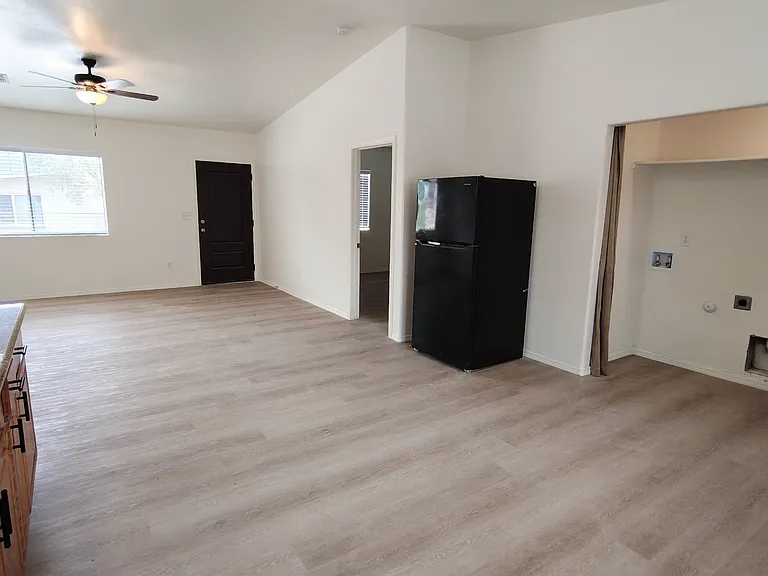 4967 S Fremont Ave #1 — Photo 5