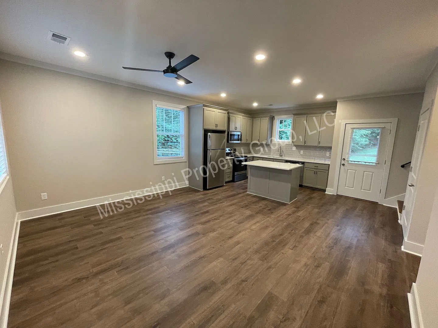 2bd/2ba For Rent — Photo 2
