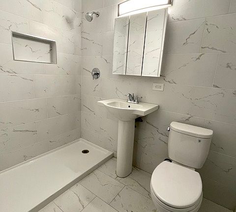 5th image of 1422 N Dearborn St #101