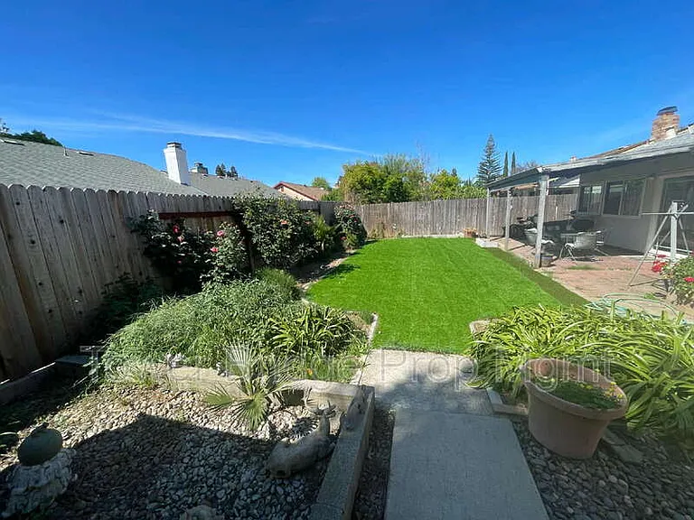 9400 Appalachian Dr — Photo 41