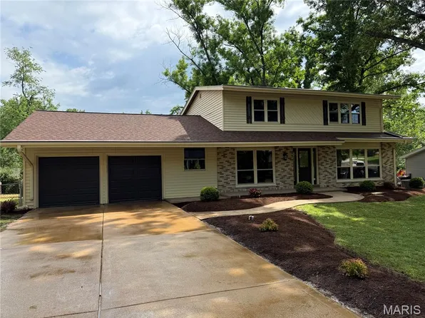 12978 Bellerive Estates Dr, Saint Louis, MO 63141
