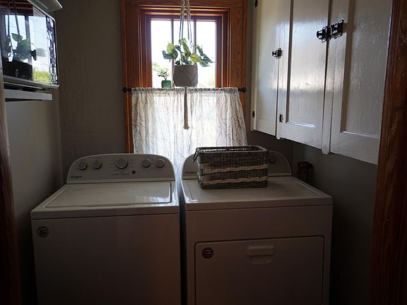 3rd image of 202 N 6th St