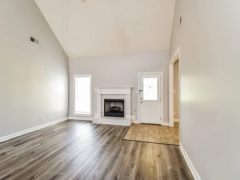 1275 Heritage Lake Dr — Photo 5