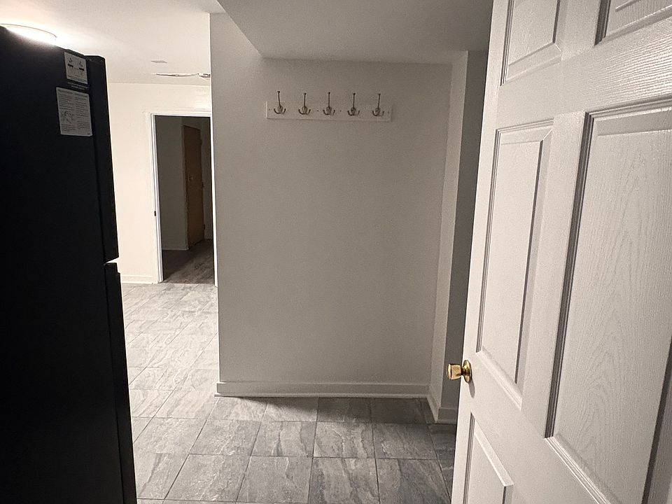 1st image of 411 Bowen Ct