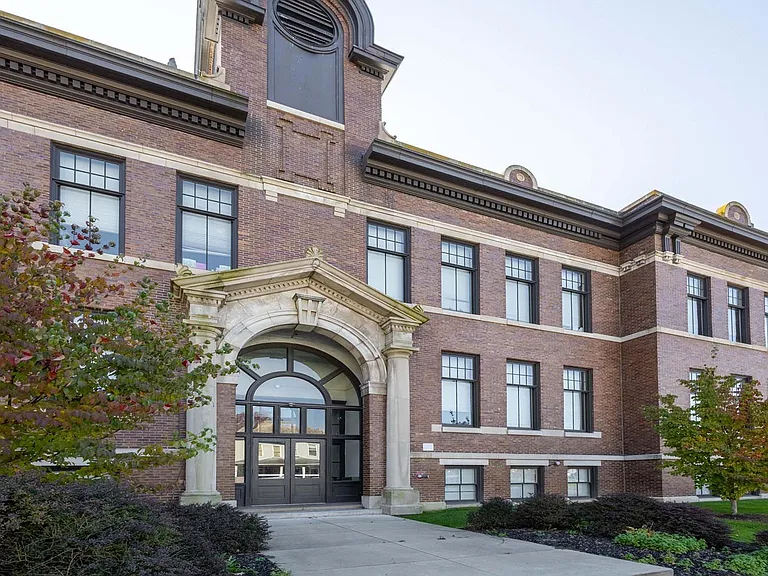 Nelsonville School Commons — Photo 28