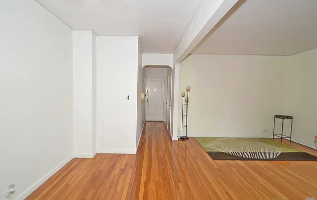 Sold by Benjamin Realty Since 1980 | media 31