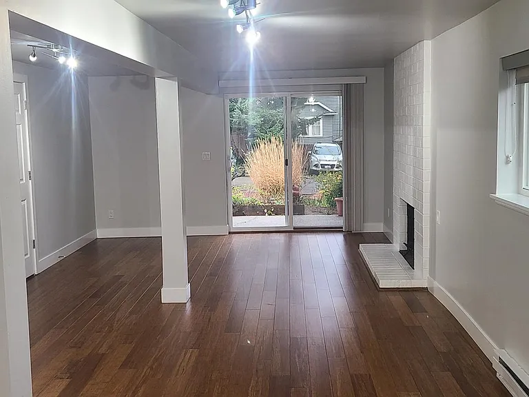 8011 12th Ave NE #LL — Photo 4