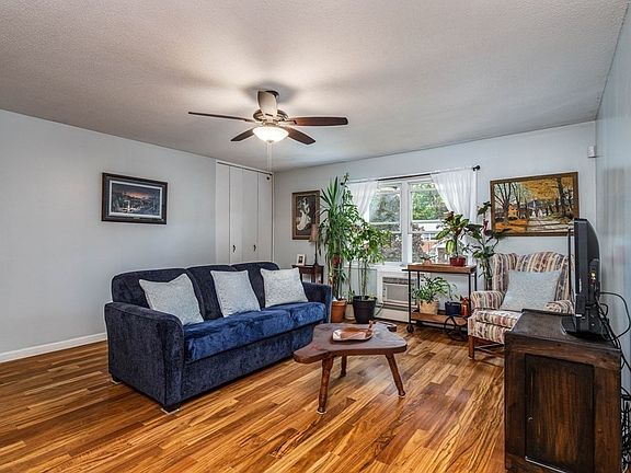 3rd image of 104 Litchfield Pines Dr APT C