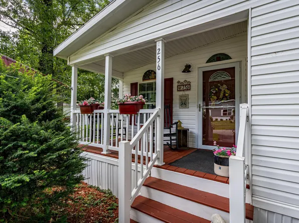 256 Emerald Drive, Barrington, NH 03825