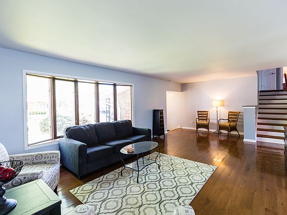 3rd image of 5109 Roberta Ln