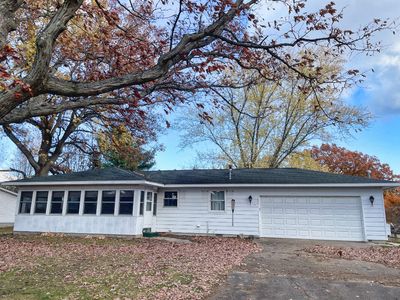 1435 S Loxley Rd, Houghton Lake, MI, 48629