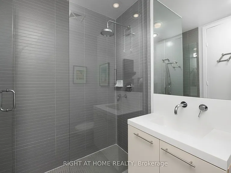 66 Portland St #Penthouse 805 — Photo 23