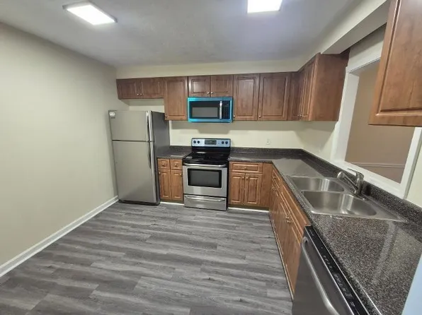 961 Park Gate Pl, Stone Mountain, GA 30083