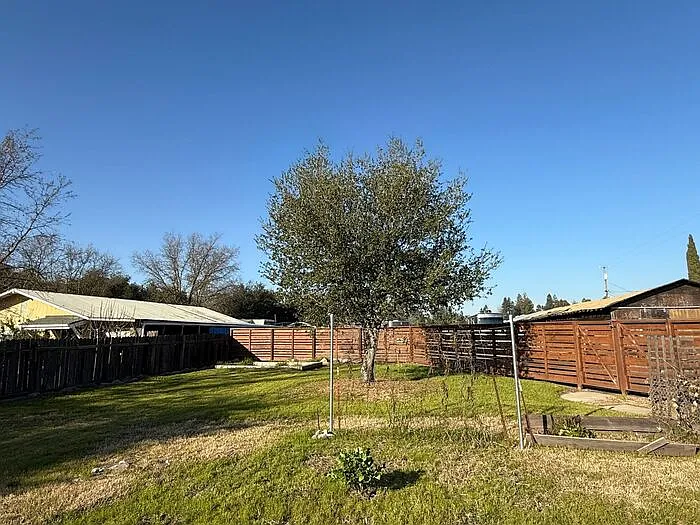 211 Shiloh Rd — Photo 3