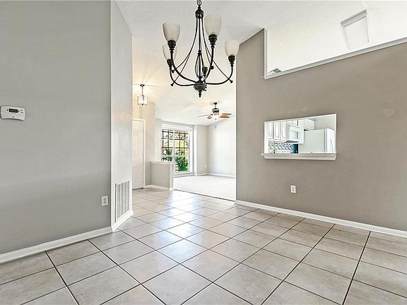 3rd image of 3072 Eglington Dr