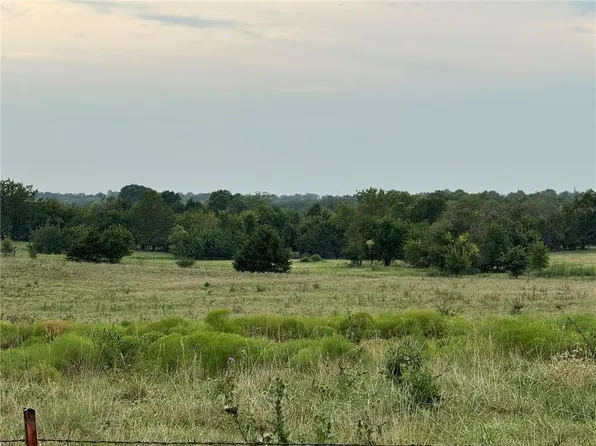 3 New Lancaster Rd, Paola, KS 66071