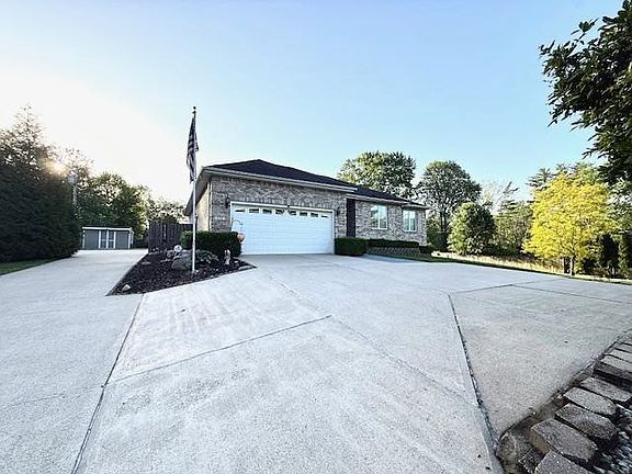 2nd image of 528 Meadowbrook Rd