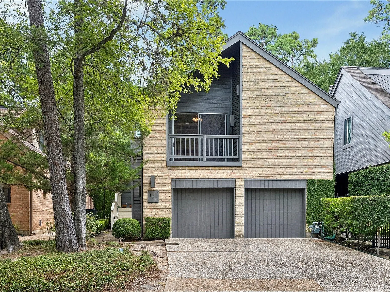 3 bed, 3.5 bath, 3015 sqft, $3,500 — Photo 1