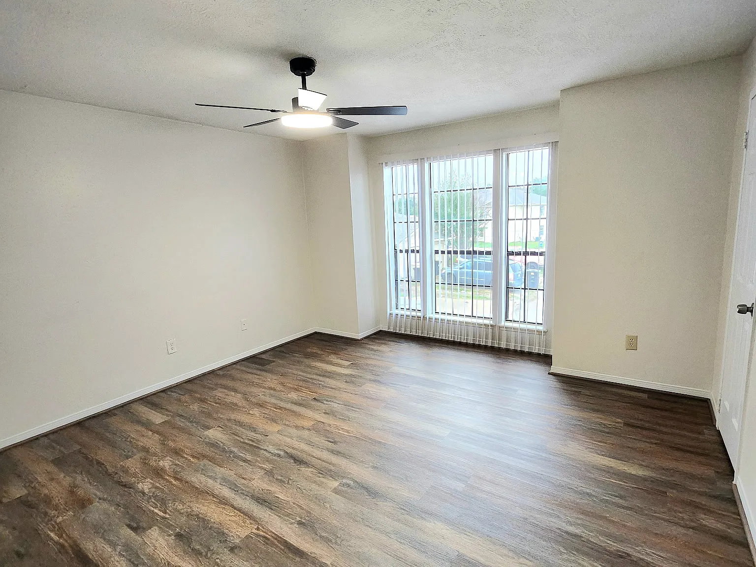 10045 Emerald Creek Drive - 1 — Photo 4