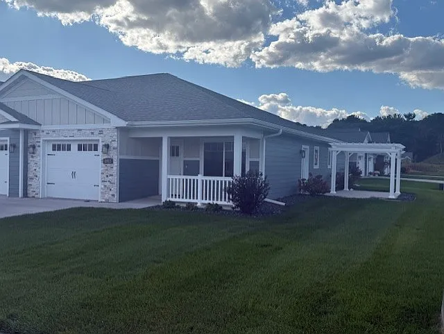 2 bed, 1200 sqft, $1,895 — Photo 1