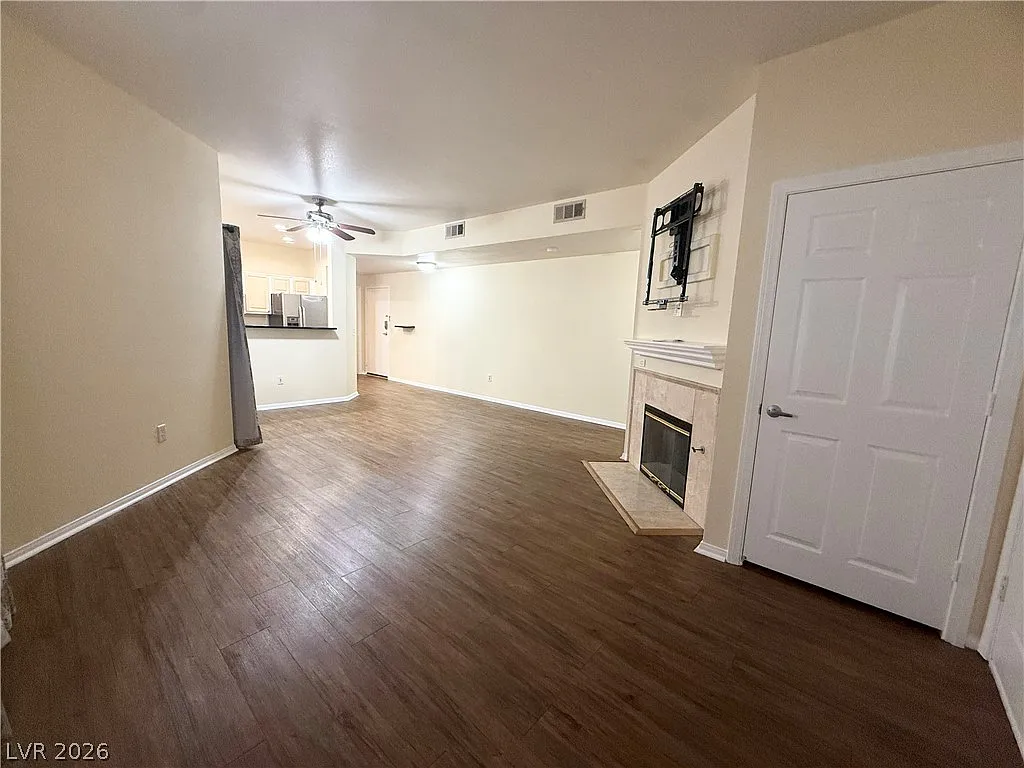 2 bed, 2.0 bath, 1034 sqft, $1,590 — Photo 3