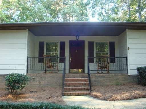 3rd image of 1942 Sawyer Ct