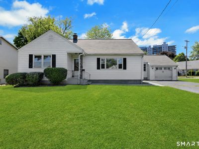 371 Northfield Drive, Bridgeport, CT, 06606