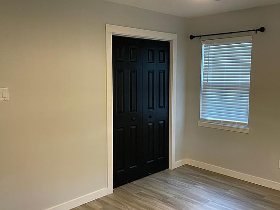 3rd image of 813 S College St