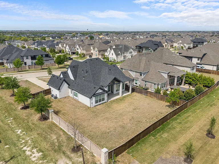 4428 Mill Pond Dr — Photo 31
