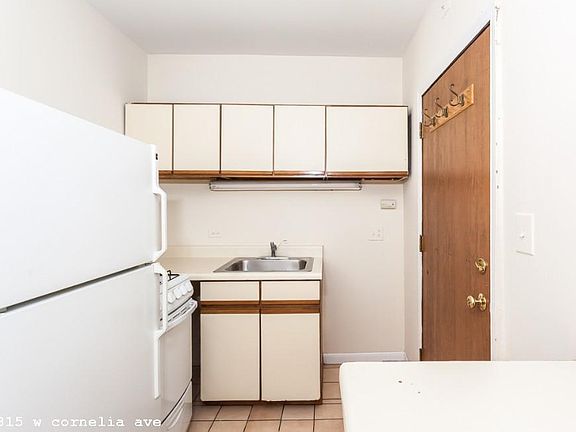 5th image of 815 W Cornelia Ave #524