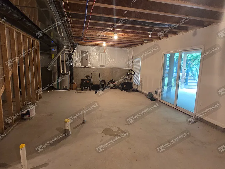 8151 Quincy Dr — Photo 43
