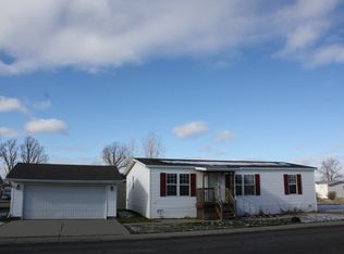 523 Red Beech Dr, Flint, MI 48506