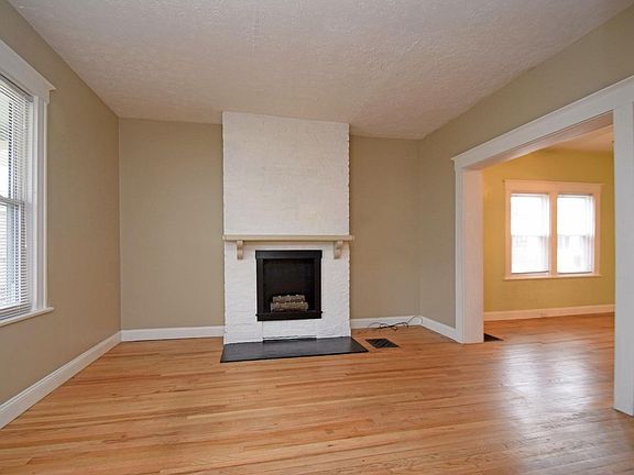 4th image of 5203 Warren Ave