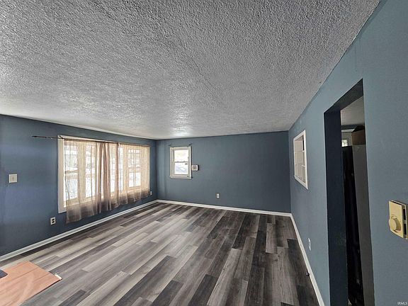 3rd image of 433 W Henderson St