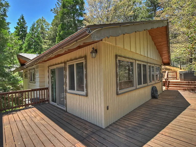 24581 Horst Dr — Photo 40