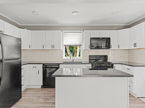 3rd image of 3224 11th St
