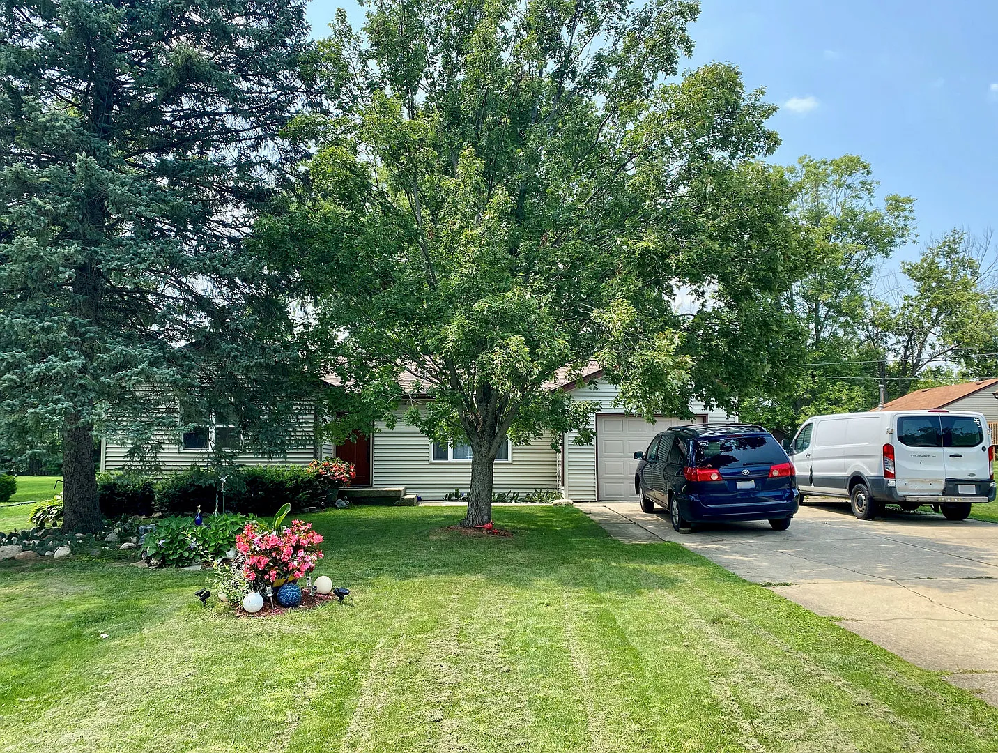 9008 Palisades Rd photo 1