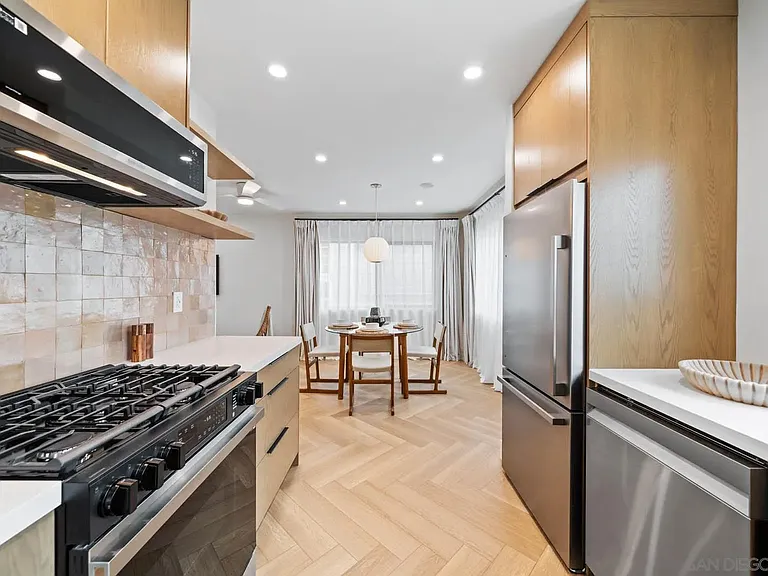 7374 Bishops Ln — Photo 18